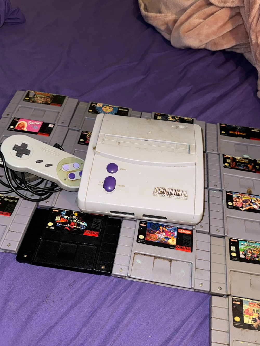 Super Nintendo Jr. with A lot of SNES game cartridges - Picture 3 of 3
